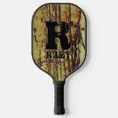 イニシャルの変更、名前の追加、錆びたメタルスタイル ピックルボールラケット (正面)