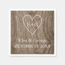 イニシャルの木目の素朴なハートを結婚持つ スタンダードカクテルナプキン