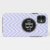 イニシャルの薄紫の紫色の白いシェブロンパターン Case-Mate iPhoneケース (裏面(横))