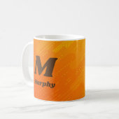 イニシャルを変更して名前を追加 オレンジ イエロー L M N O P コーヒーマグカップ (正面左)