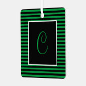 イニシャルカスタムグリーンアンドブラックストライプの メタルオーナメント (正面左)