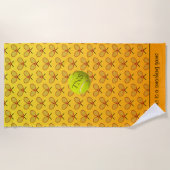 イニシャルカスタム文字テニスパターンオレンジ黄色 ビーチタオル (正面)