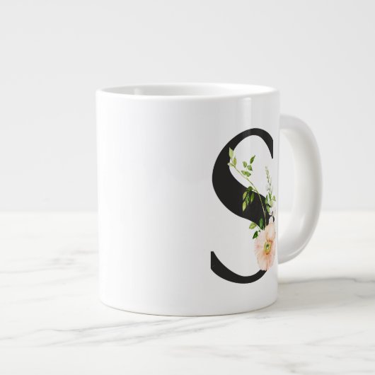 イニシャルカップにSと花かわいらしが ジャンボコーヒーマグカップ (正面右)
