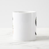 イニシャルカップにSと花かわいらしが ジャンボコーヒーマグカップ (正面)