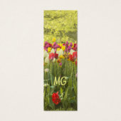 イニシャルカラフル付きの公園のチューリップ (正面)