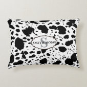 イニシャルコーウィドプリントモダンコージー | キャビンスタイル アクセントクッション (正面)