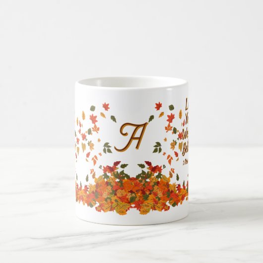 イニシャルパーソナライズされたは心配を引き起こす コーヒーマグカップ (中央)