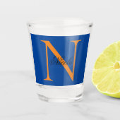 イニシャルモノグラムの手書き独自の名前深い青 ショットグラス (正面)