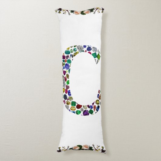 イニシャルモノグラムレターCトレンディー ボディピロー (正面縦)