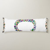 イニシャルモノグラムレターCトレンディー ボディピロー (正面)