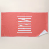 イニシャルモノグラム |サンゴに白 ビーチタオル (正面)