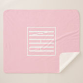 イニシャルモノグラム |淡いピンクの白 シェルパブランケット (正面(横))