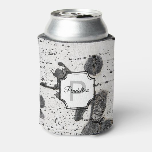 イニシャルモノグラム |白黒《植物》アスペンバーク写真 缶クーラー (缶裏面)