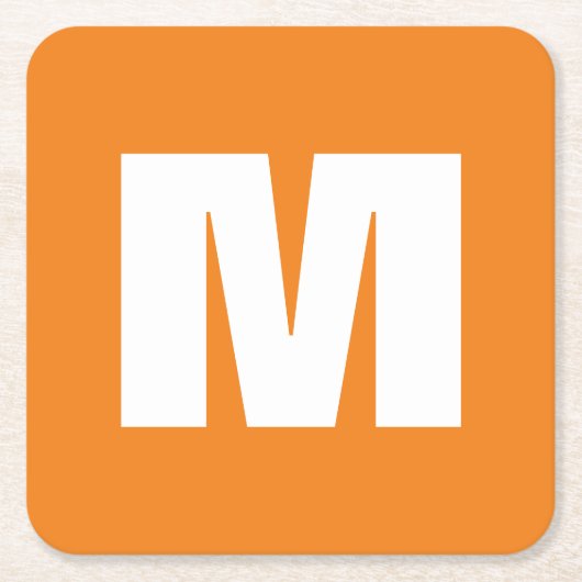 イニシャルレターモノグラムモダンスタイルオレンジホワイト スクエアペーパーコースター (正面)
