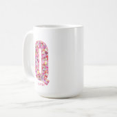 イニシャル入りギフト | 花のモノグラム Q コーヒーマグカップ (正面左)