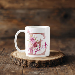 イニシャル入りフラワープリントマグカップ E コーヒーマグカップ