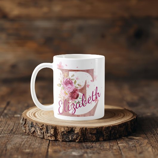 イニシャル入りフラワープリントマグカップ E コーヒーマグカップ