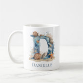 イニシャル入り 海辺のモノグラム D ビーチデザイン コーヒーマグカップ (左)