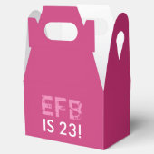 イニシャル誕生日ゲーブルビーフボックス – ピンク フェイバーボックス (オープン)