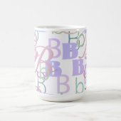 イニシャル コンフェティ "B" コーヒーマグカップ (中央)