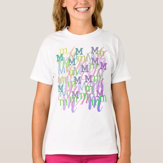 イニシャル コンフェティ "M" Tシャツ (正面)