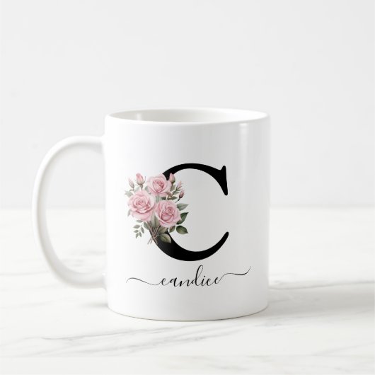 イニシャル C ピンクのバラ 花 モノグラム 名前 コーヒーマグカップ (左)