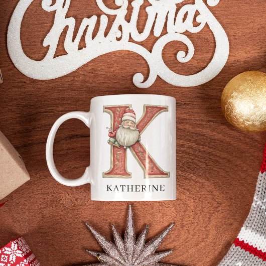 イニシャル K のクリスマスサンタの名入りデザイン コーヒーマグカップ