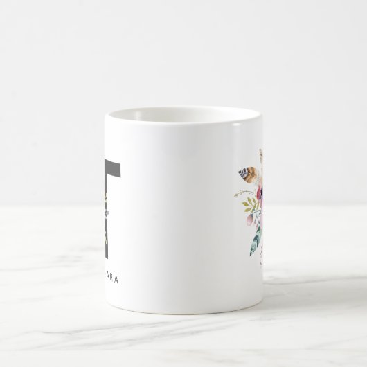 イニシャル「T」のアルファベットのマグのモノグラムのBohoの水彩画 コーヒーマグカップ (中央)