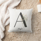 イニシャルA （柔らかい色の花） クッション (ブランケット)