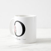 イニシャルOモノグラムフローラフラワーピンクローズマグ コーヒーマグカップ (正面左)