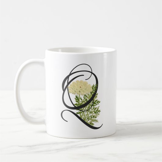 イニシャルQ、ヴィンテージクイーンアンズレースコーヒーマグ コーヒーマグカップ (左)