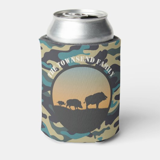イノシシとカモフラージュ 缶クーラー (缶裏面)