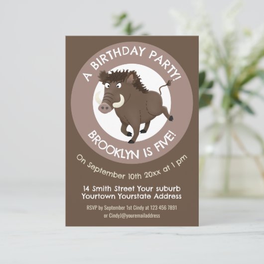 イノシシのパーソナライズされた誕生日 招待状 (スタンド正面)