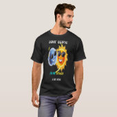 イベント おもしろい 日食 4.08.24 Tシャツ (正面フル)