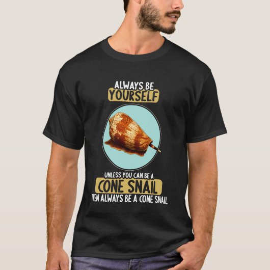 イモガイ 貝 Tシャツ (正面)
