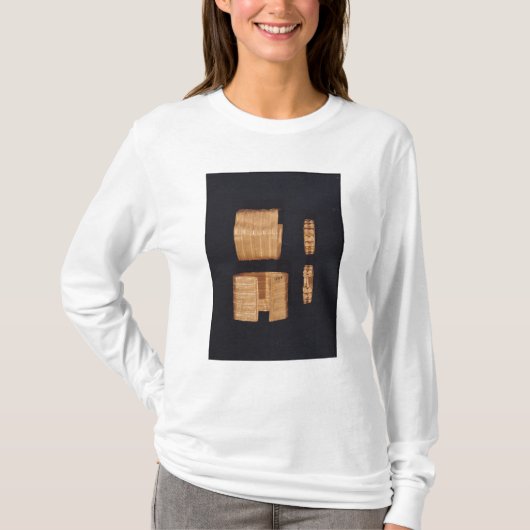 イヤリングの2つのブレスレットそして組 Tシャツ (正面)