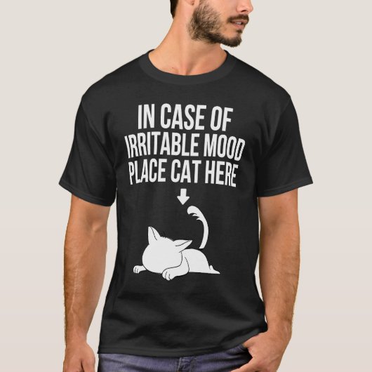 イライラしたら猫をここに置いて Tシャツ (正面)