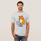 イライラする猫が自宅で仕事中 笑 Tシャツ (正面フル)