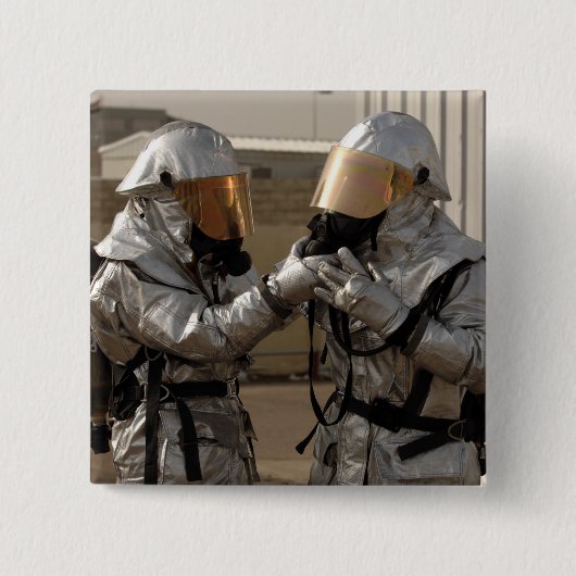 イラクの消防士 缶バッジ (正面)