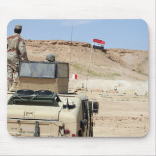 イラクの軍隊の兵士としてインストラクターの腕時計 マウスパッド