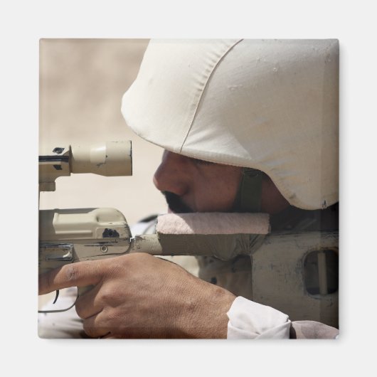 イラク軍巡査部長のダウンレンジ マグネット (正面)