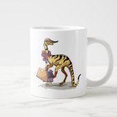 イラストレーションのイグアノドンとショッピングバッグ。 ジャンボコーヒーマグカップ (右)