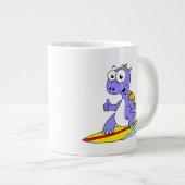 イラストレーションのサーフィンSpinosaurus。 ジャンボコーヒーマグカップ (正面右)