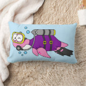 イラストレーションのローチネスのモンスタースキューバダイバー。 ランバークッション (ブランケット)