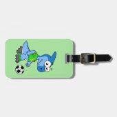 イラストレーションはパラショロフォス遊のサッカー。 ラゲッジタグ (正面横)