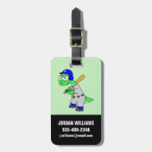 イラストレーションはブロントサウルス野球選手。 ラゲッジタグ (正面縦)