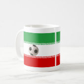 イラニの旗と3Dサッカーボール コーヒーマグカップ (正面左)