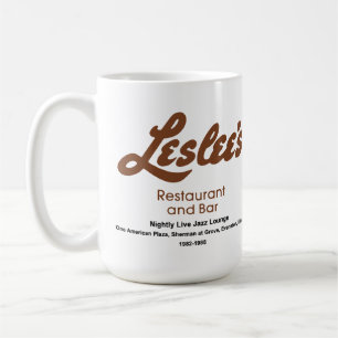 イリノイ州エバンストンのレスリーのレストランとバー コーヒーマグカップ