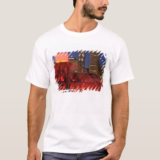 イリノイ州シカゴ、バッキンガム噴水 Tシャツ (正面)