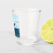 イルカが海から飛び出した ショットグラス (右)